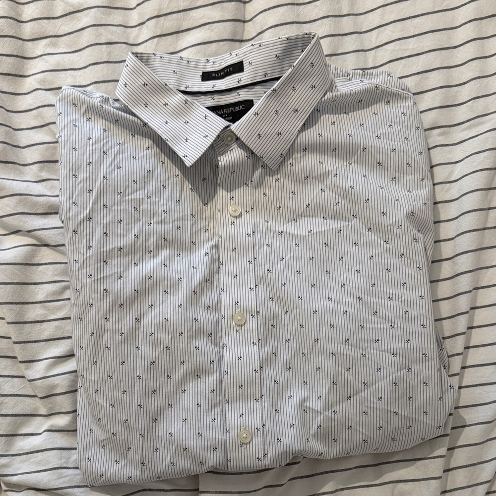 Banana Republic Men's Light Gray Patterned Shirt